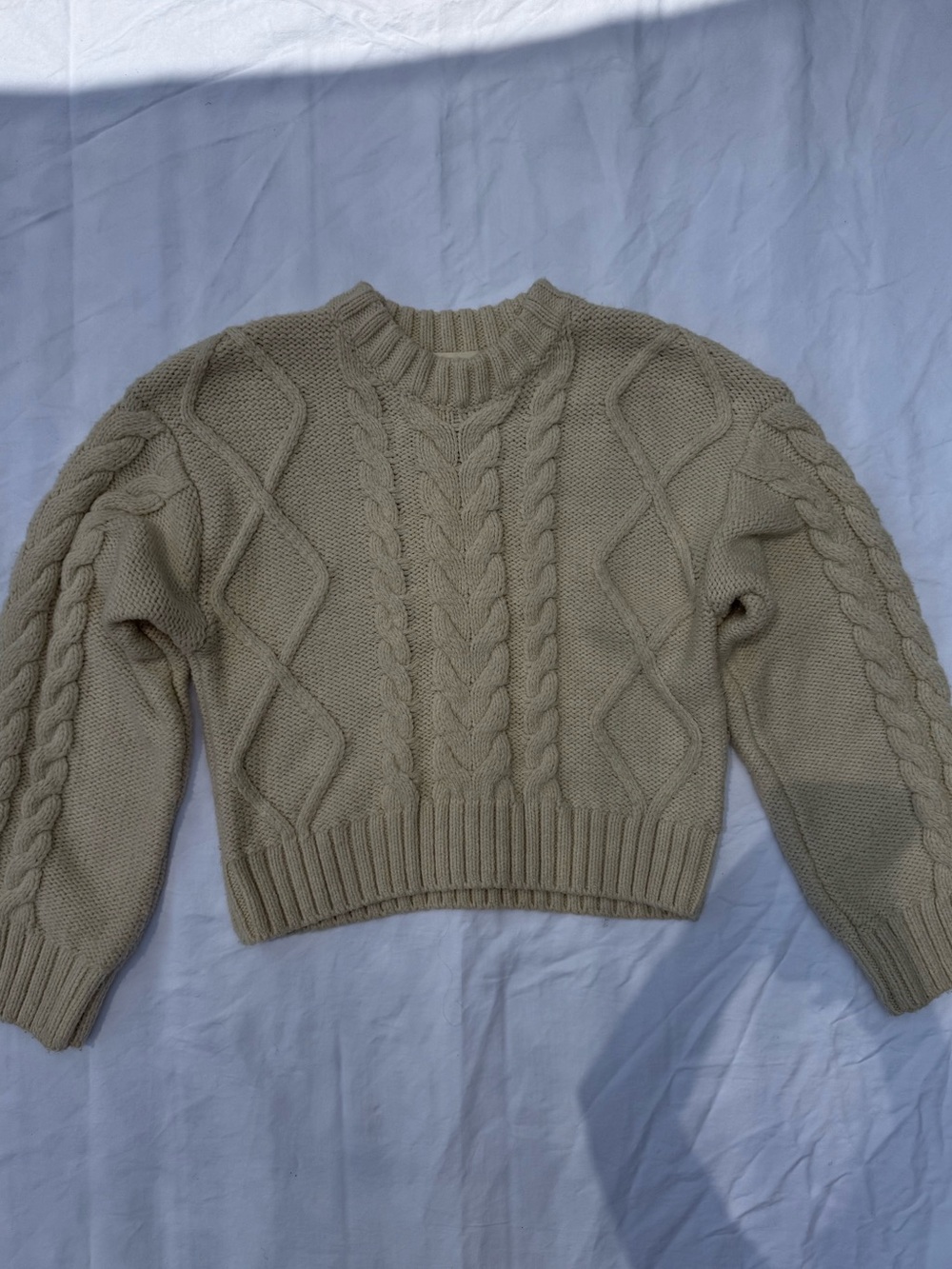 H&M Women's Cable Knit Sweater XS Beige Cream Chunky Cropped Crewneck